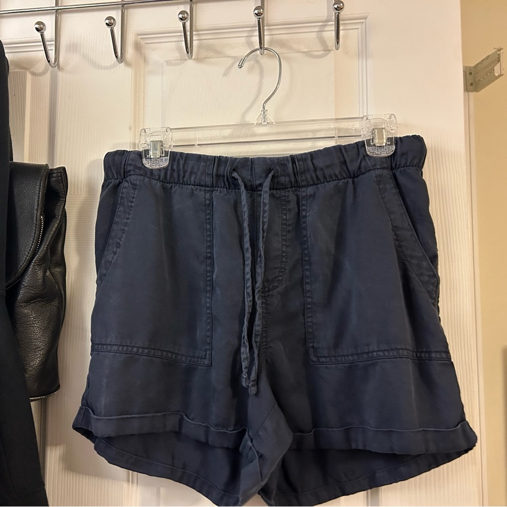 gap shorts
